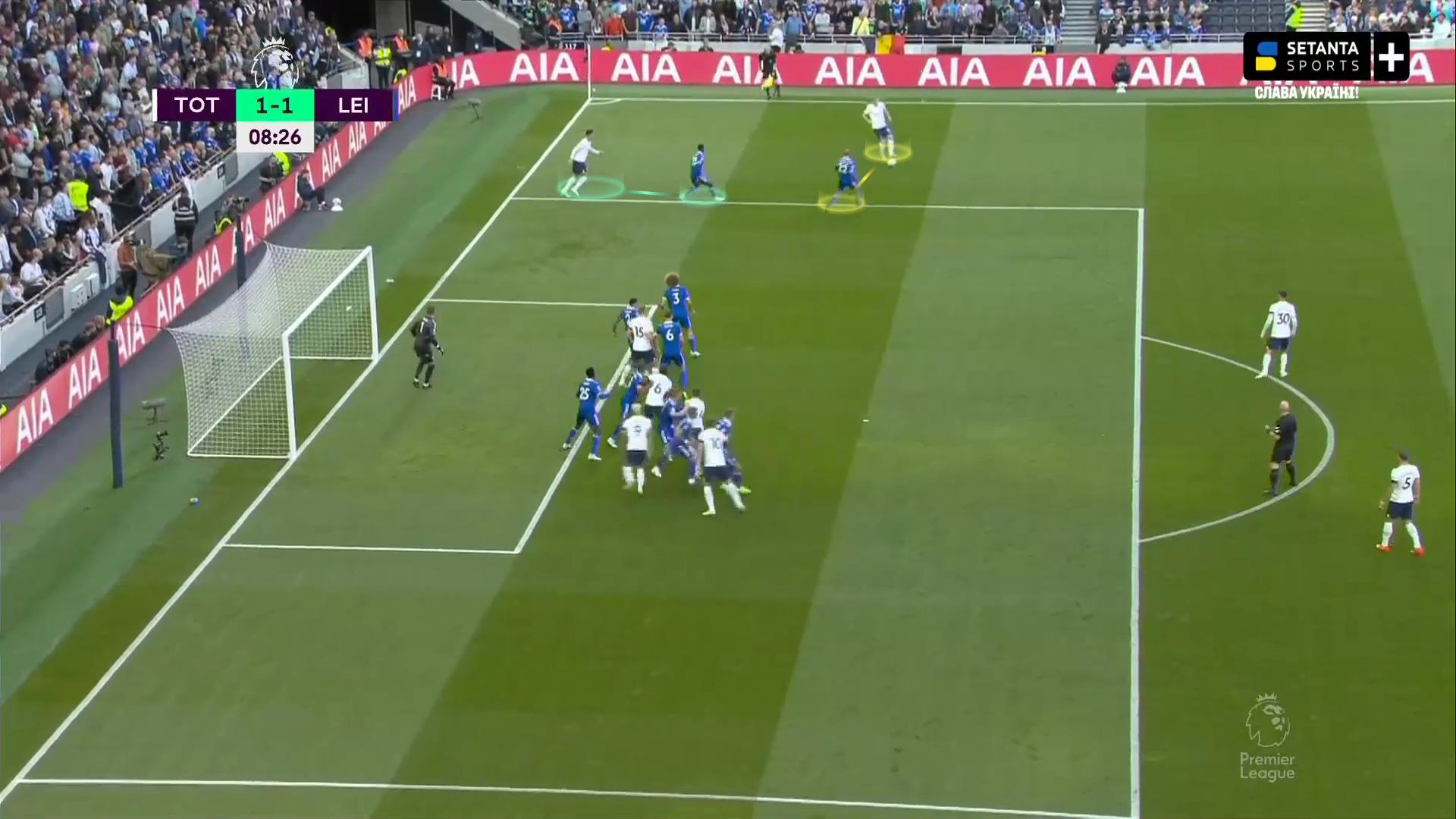 Leicester pulling two players out of the flick zone to form a 2v2 on the short corner