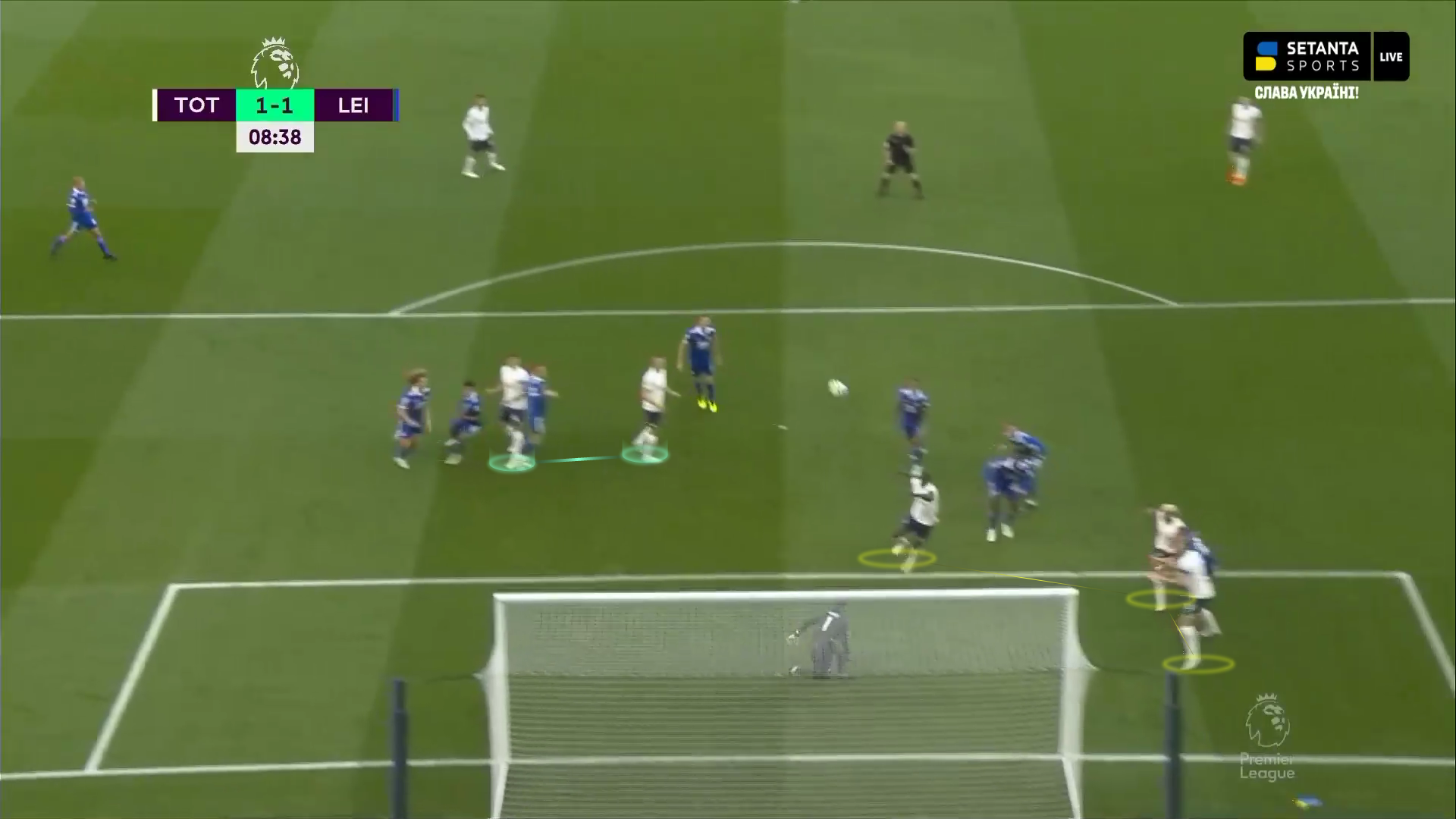 Lenglet running centrally to drag Vardy away from the target zone