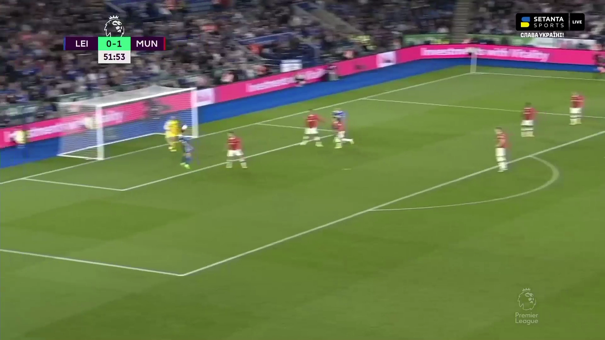 Dalot's man completely free for a header at the far post