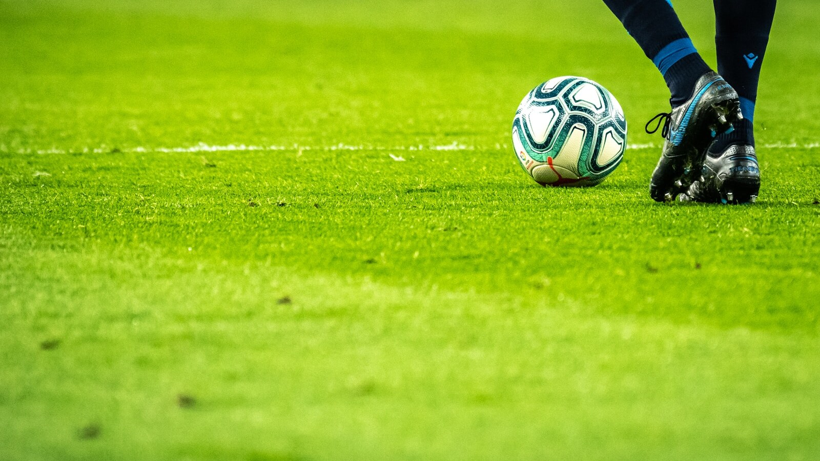 The Art of Progressive Passing: Timing, Context, and Decision-Making